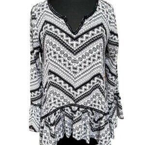 About A Girl Black & White Asymmetrical Ruffle Hem Top Large